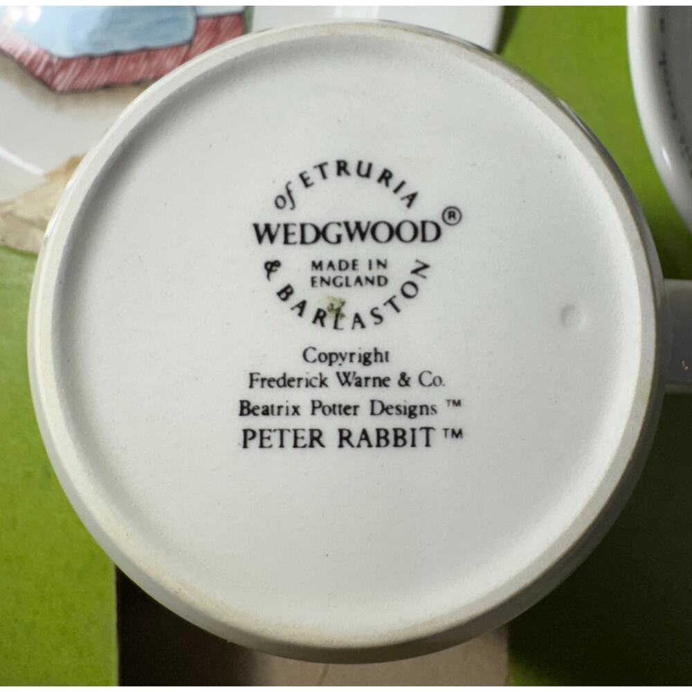 Vintage Wedgwood Beatrix Potter Mrs Tiggy Winkle 3 Piece Dish Set Plate Cup Bowl - Picture 8 of 11